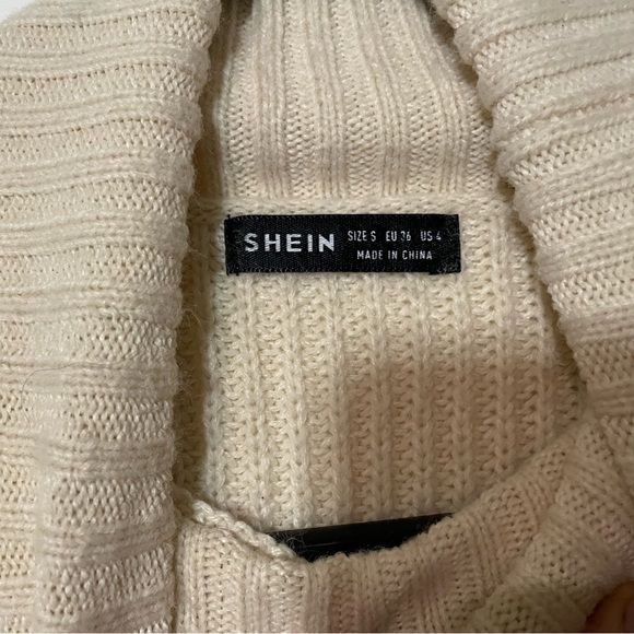 Funnel Neck Distressed Crop Sweater🦋 - Picture 7 of 8